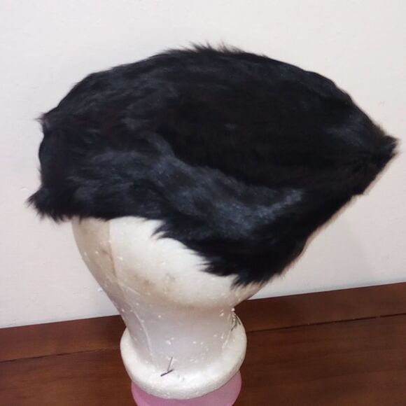 Vintage 1940's Style Black Fur Hat and Coordinating Fur Clutch Purse - Picture 5 of 10